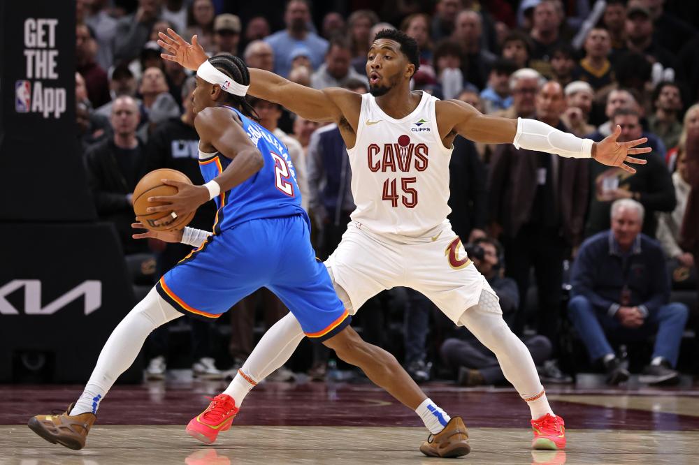 吉鲁等前场 吉鲁等前场