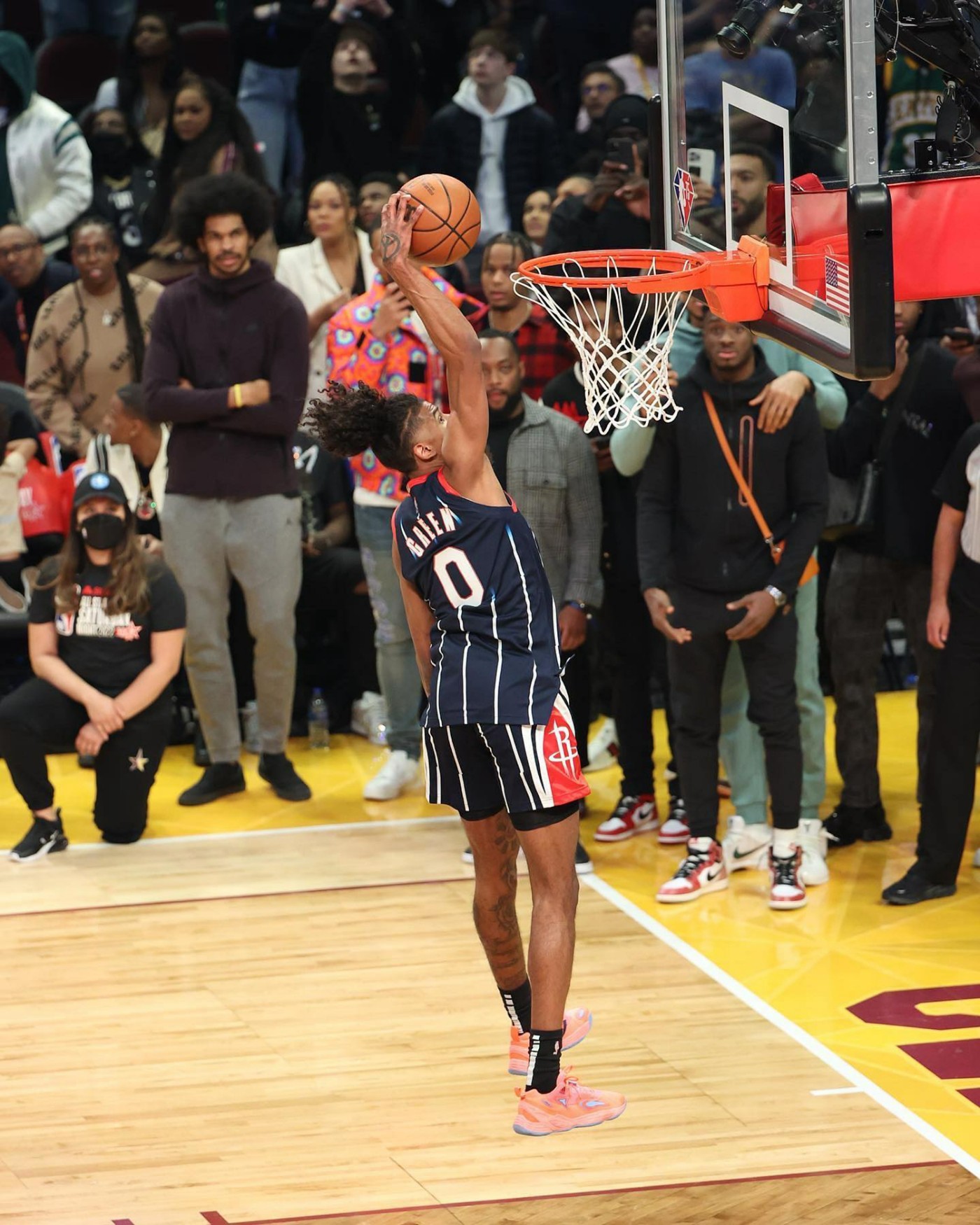 依然处于 依然处于